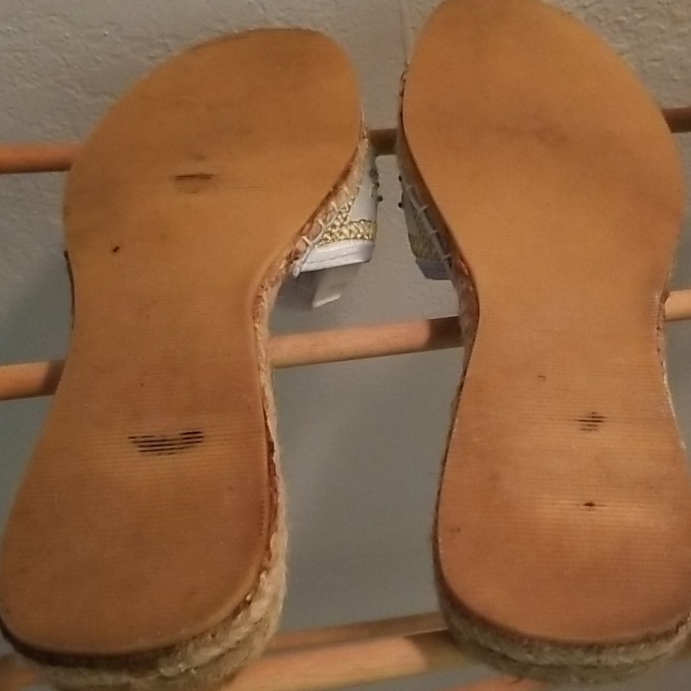 Shoes - Picture 4 of 4